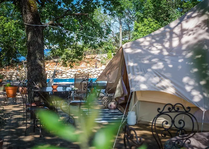 Glamping Rock Oak 2 *